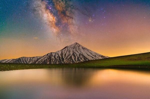 تصاویر حیرت انگیز کهکشان راه شیری بر فراز دماوند ، در این تصاویر حیرت انگیز کهکشان راه شیری بر فراز دماوند ، در این ویدئو حرکت زمین را حس می کنید!